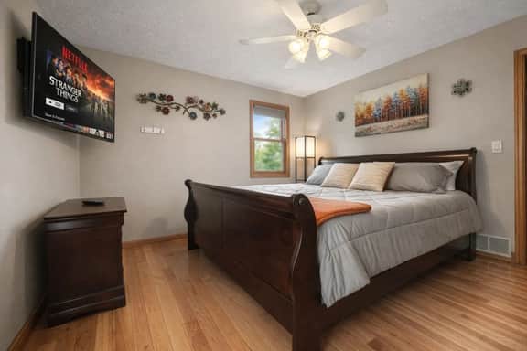 Lakefront Paradise - Image 5